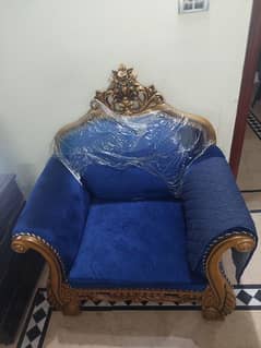 5seater sofa with table for sale