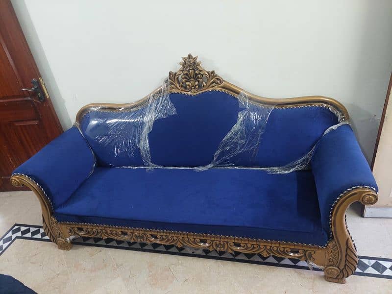 5seater sofa with table for sale 5