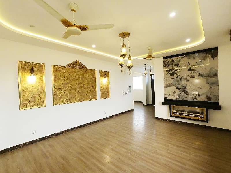 Near To Mosque 1 Kanal Spacious House Is Available In PGECHS Phase 1 For Sale 26