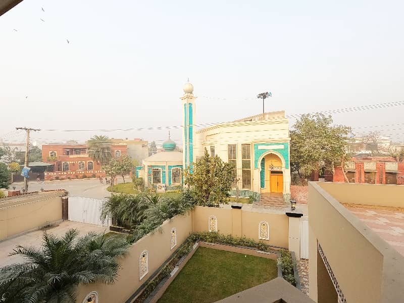 Near To Mosque 1 Kanal Spacious House Is Available In PGECHS Phase 1 For Sale 38