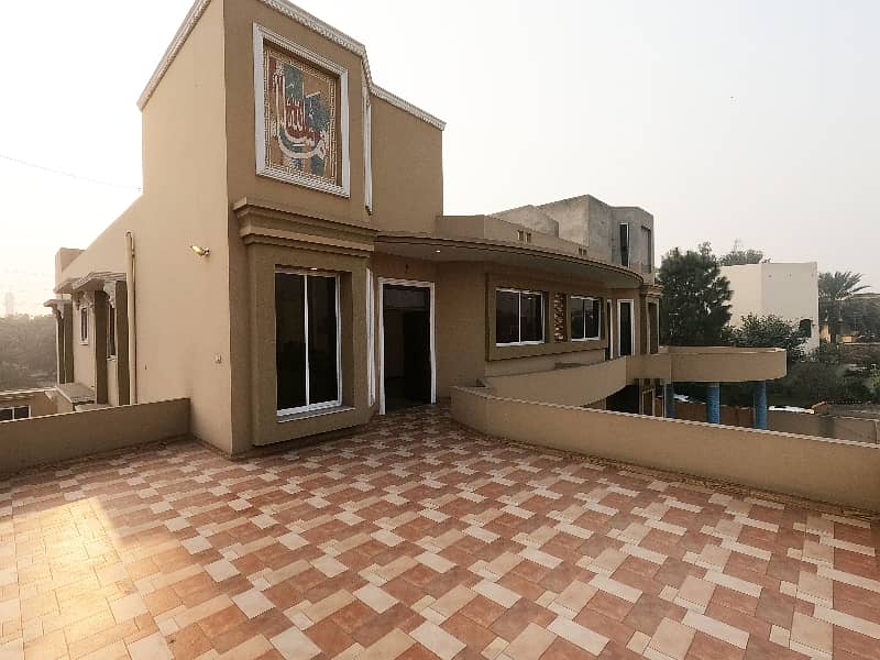 Near To Mosque 1 Kanal Spacious House Is Available In PGECHS Phase 1 For Sale 39