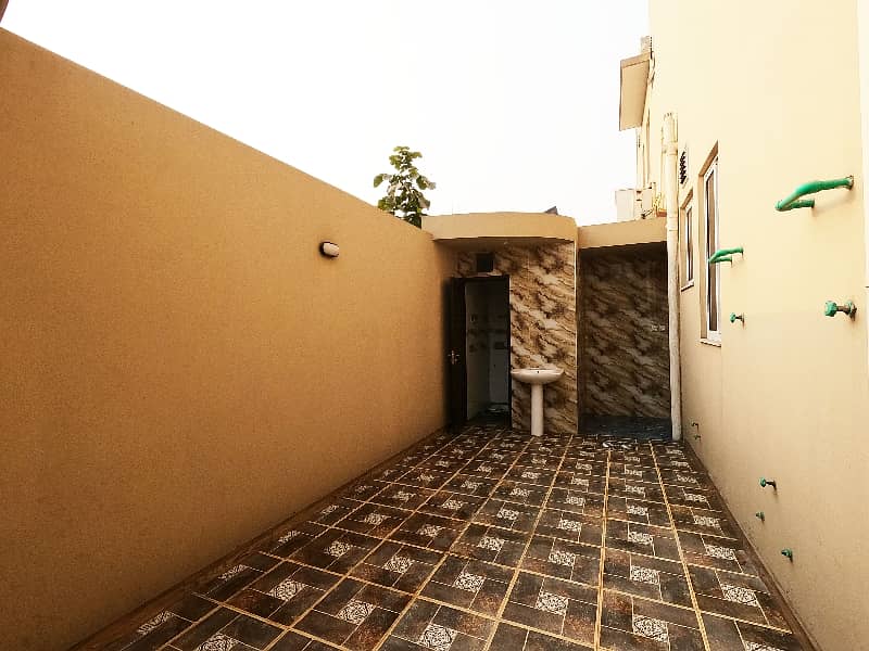 Near To Mosque 1 Kanal Spacious House Is Available In PGECHS Phase 1 For Sale 43