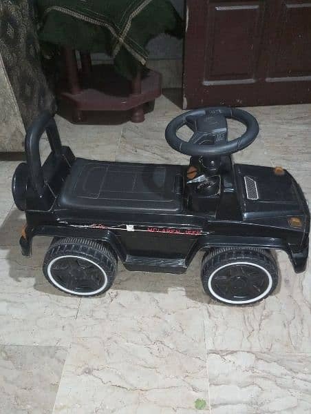 kids music car in very good condition 0