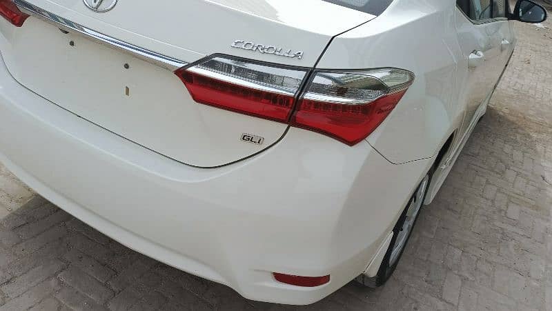 Toyota corolla GLI 2019 bumper to bumper 8