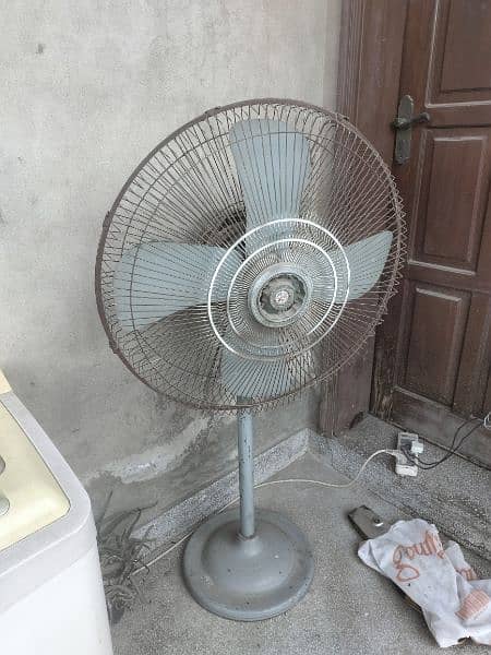 used a pedestal fan in  good condition 1