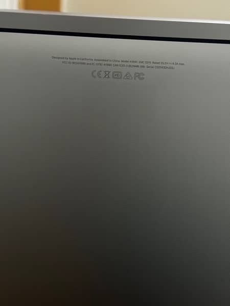 MacBook Pro 2018 15 inch 16/512 3