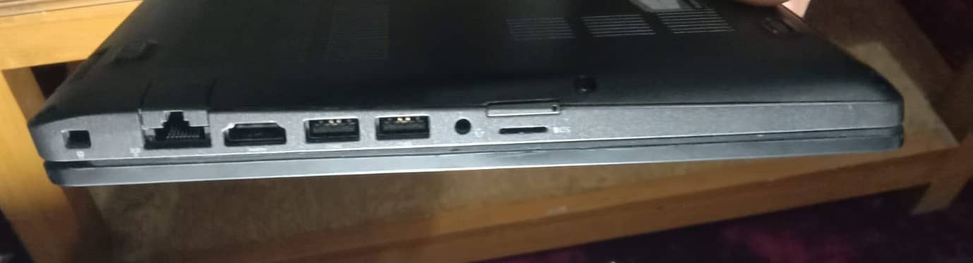 Dell Latitude 5400 ( with free bag ) 8