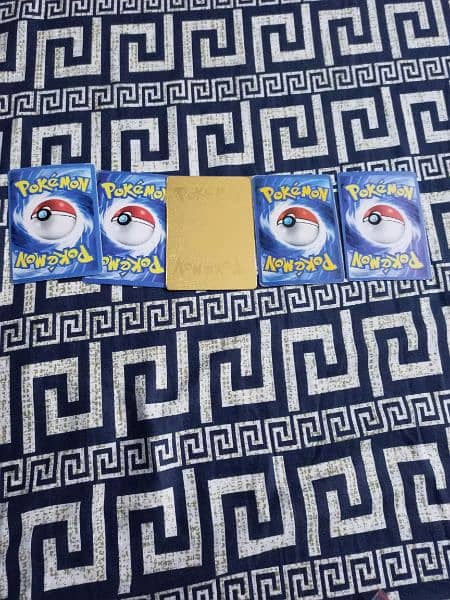 10 Pokemon cards' pack 8
