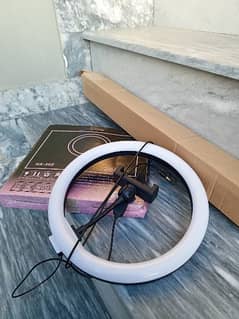 26cm ring light plus tripod stand for sale in best condition.