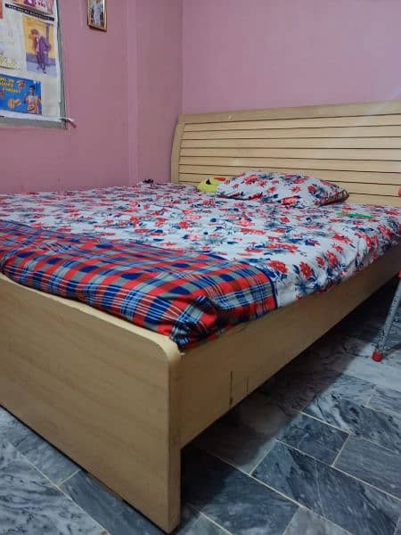 Lassani Wood King Size bed with 2door almari BED with Mattress 1