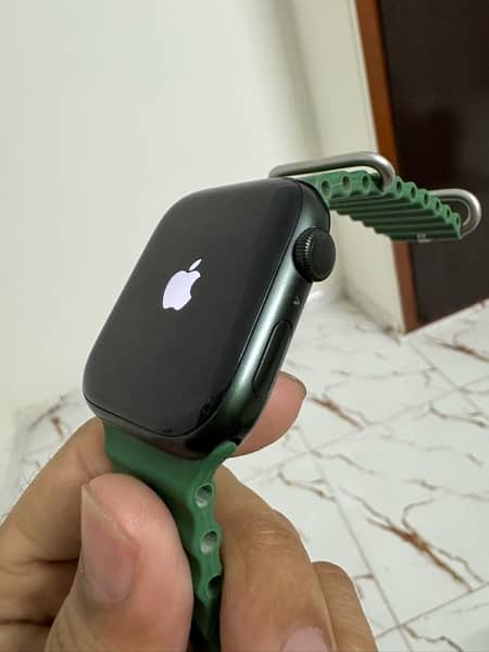 Apple Watch Series 7 (Green Color) 10/9 0