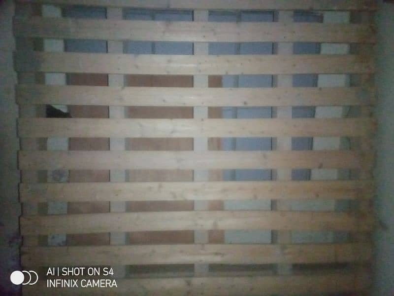 wood pallet new condition 0