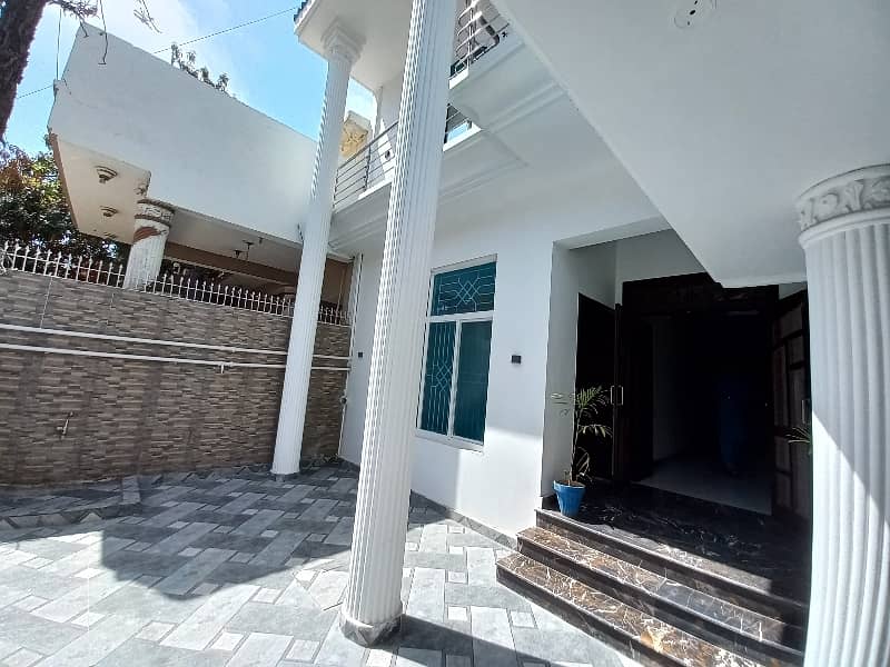 9 Marla Beautiful Double Storey House Far Sale With All Facilities 16