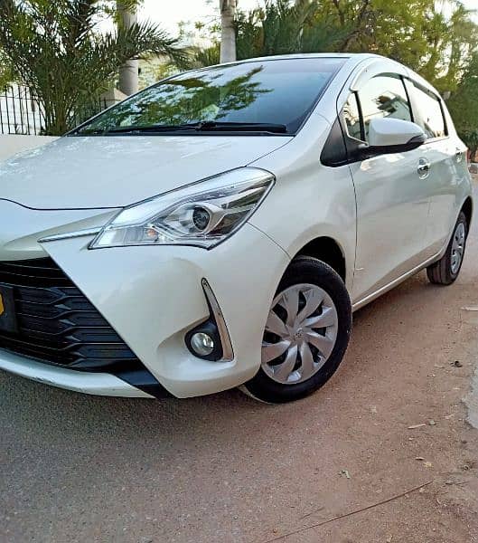 Toyota Vitz 1.0 Safety Edition 3 Top of the Line Variant Pearl White 3