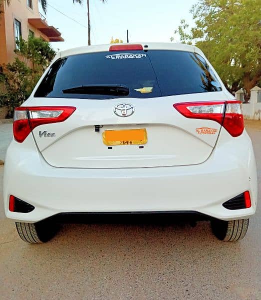 Toyota Vitz 1.0 Safety Edition 3 Top of the Line Variant Pearl White 11