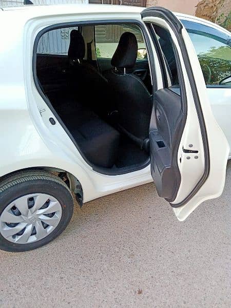 Toyota Vitz 1.0 Safety Edition 3 Top of the Line Variant Pearl White 15