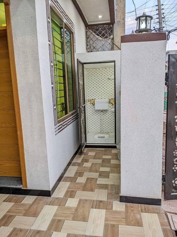 A BEAUTIFUL 5 MARLA ONE AND HALF STOREY HOUSE FOR SALE IDEAL LOCATION 40WIDE STREET IN AIRPORT HOUSING SOCIETY RAWALPINDI 10