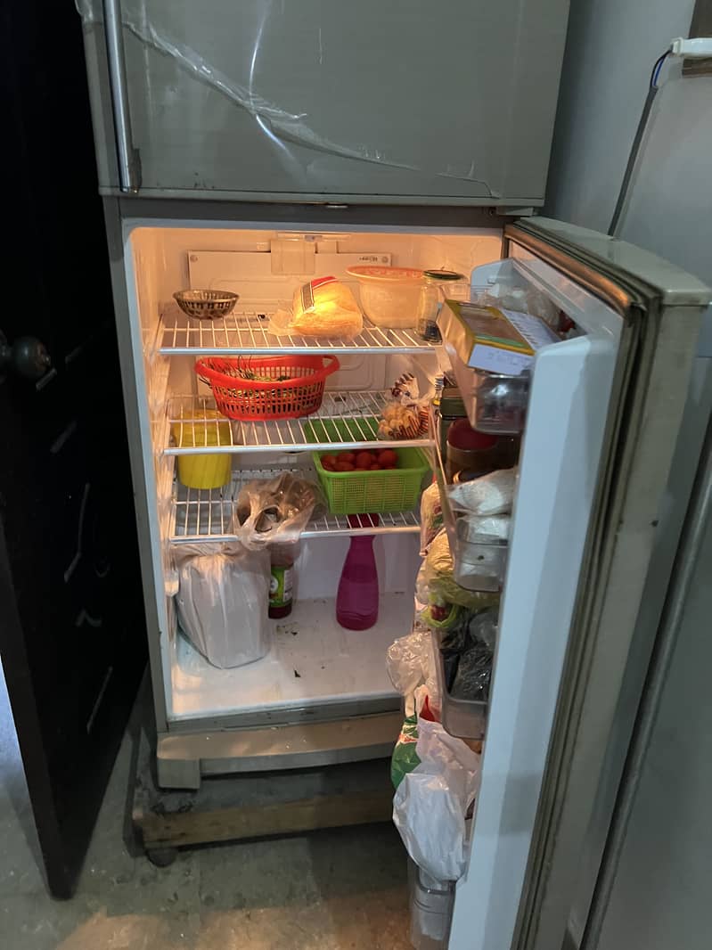 Good condition Downlance LVS Refrigerator 1