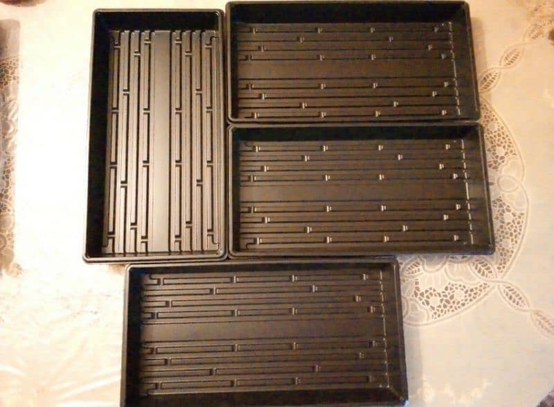 Hydroponic bottom watering trays / mealworms trays 4