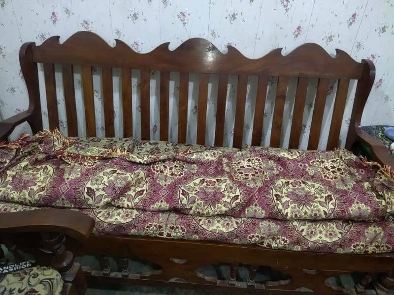 High quality wooden 5 Seater Sofa Set for Sale at a reasonable price 3