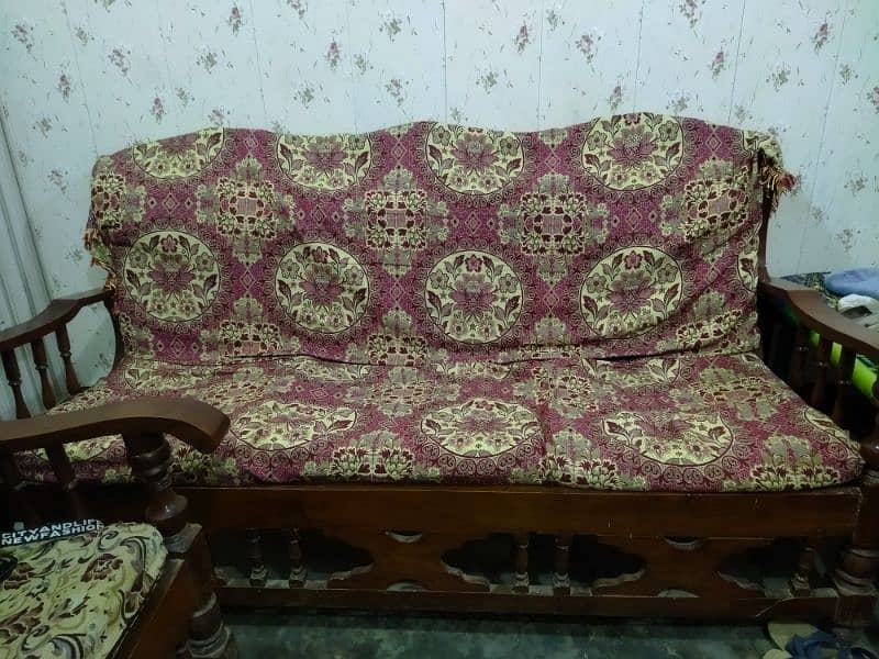 High quality wooden 5 Seater Sofa Set for Sale at a reasonable price 5