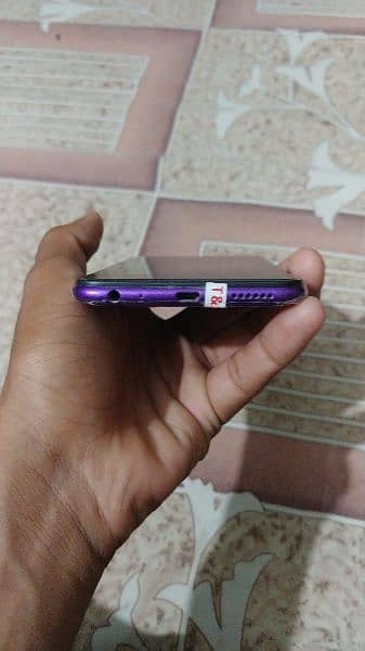vivo y97 new pis used 2months charger box 2