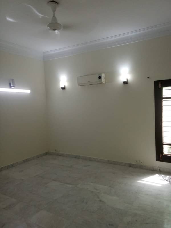 Prime Location Sindhi Muslim Society - Block B Upper Portion For rent Sized 600 Square Yards 14