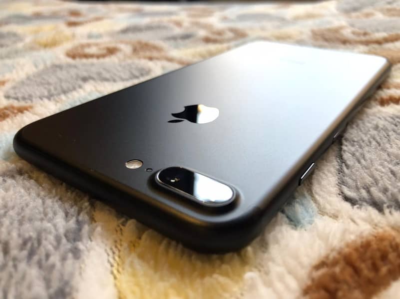 BRAND NEW Condition iPhone 7Plus 128gb Matt Black with BOX PTA APPROVE 5