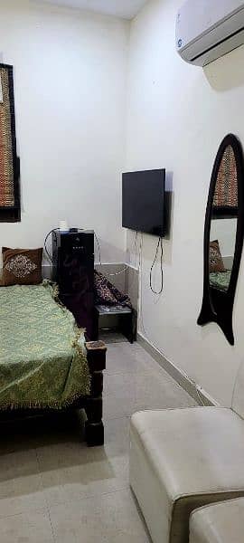 Room for rent for family and Girls. 0