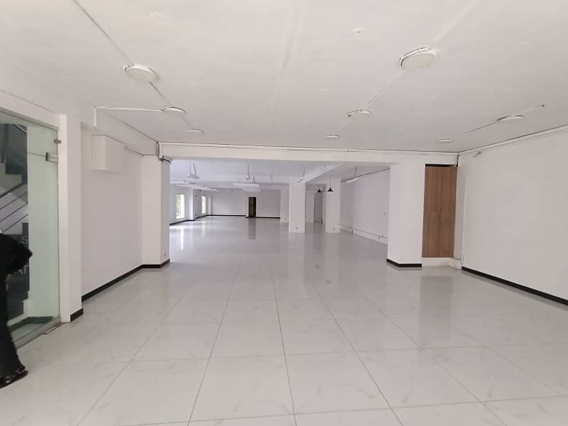 3500 sqft commercial office for rent available 10