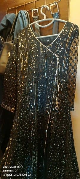 3piece black color maxi available just one time used 0