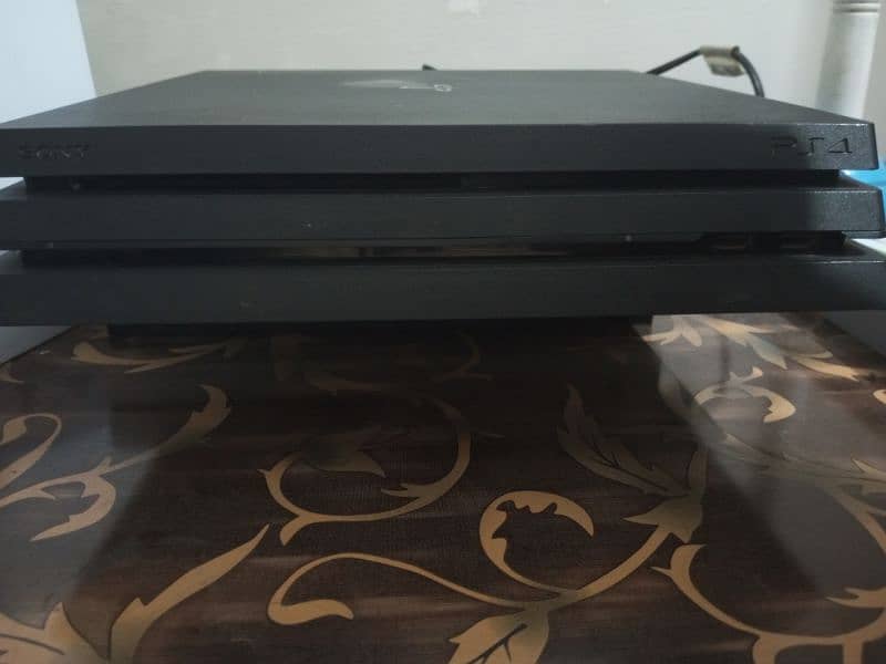 PS4 Pro 4K HDR Scratchless New condition 0