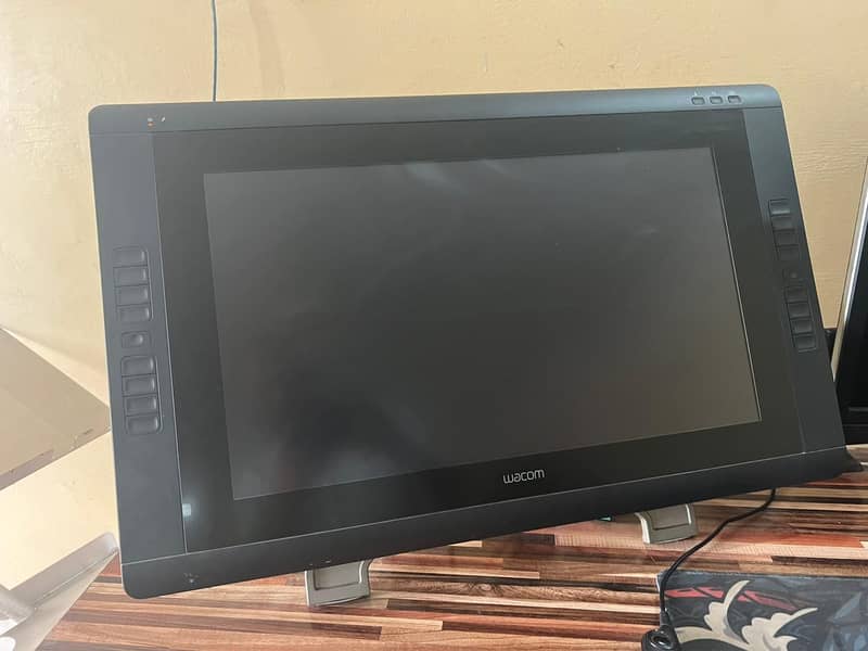 WACOM CINTIQ 22HD 21" DRAWING TABLET | DTK-2200 With Stand 9