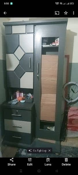 Dressing table new 30 days used only  mirror nai he 1