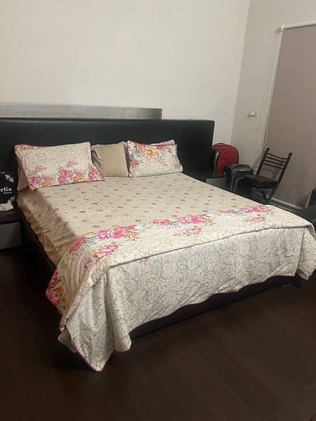 Bed set with mattress 0