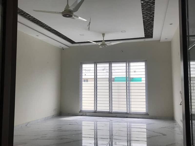 1 kanal Luxury HOUSE WITH FULL BASMENT and FACING PARK Modren Bungalow In Phase 5 8