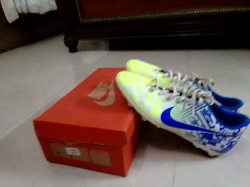 Nike original football shoes for sale 12 to 13 years 1