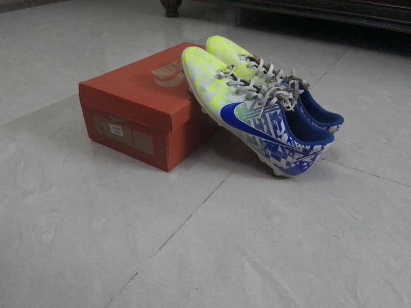 Nike original football shoes for sale 12 to 13 years 3