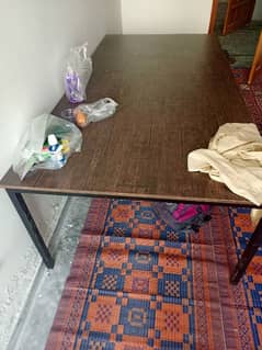 8x4 table for sale like a new condition 0