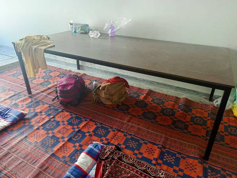 8x4 table for sale like a new condition 1
