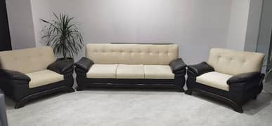 5 seater decent sofa mint condition