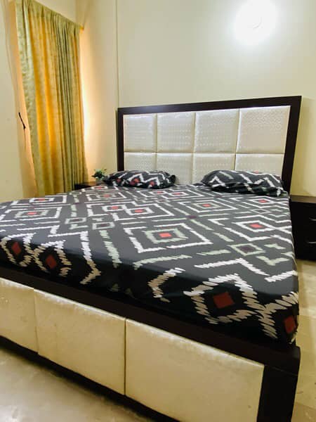 Double Bed king size white mix wood 100% new quality 1