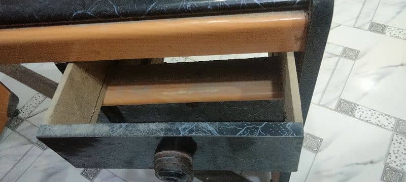 TABLE FOR SELL 4