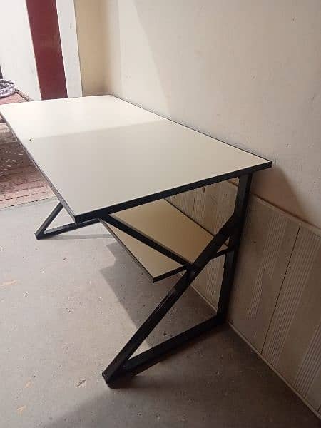 computer table 2ft*4ft. . double top. . lamination with PVC fitting. 1