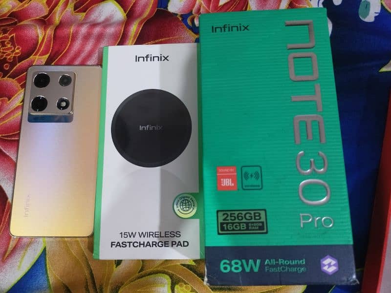 Infinix Note 30 Pro, 8+8/256GB, 68W/15W wireless charging 2