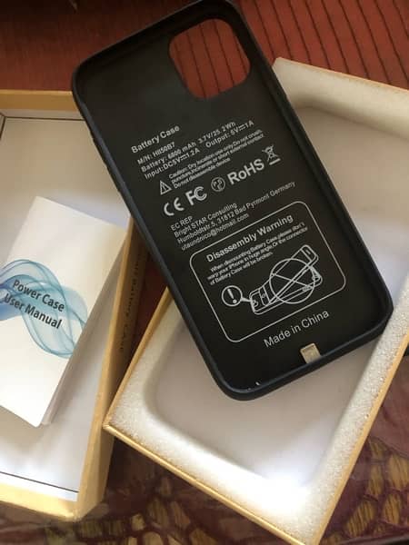 iphone 11 pro max  power bank case Brand new 3