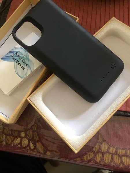 iphone 11 pro max  power bank case Brand new 4