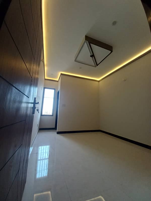 Two Bed Rooms Drawing & Dinning Apartment Luxury & stylish Brand New. . Ready for Shifting. 10