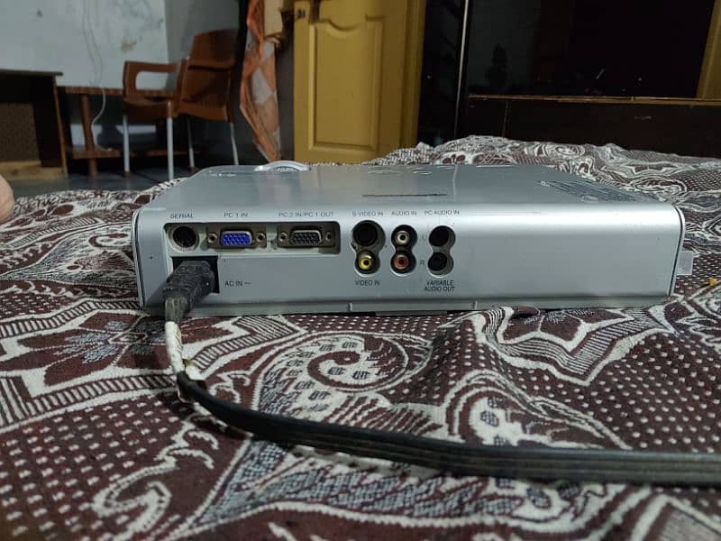 Panasonic DLP Projector with floor stand 100% Ok 3