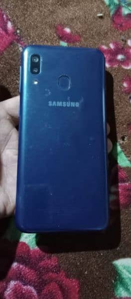 Samsung Galaxy A20e 1